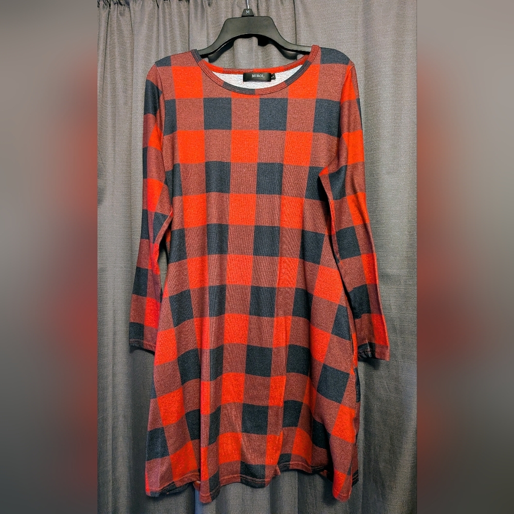 Women's Black and Red Plaid Long Sleeve dress. Sz. L